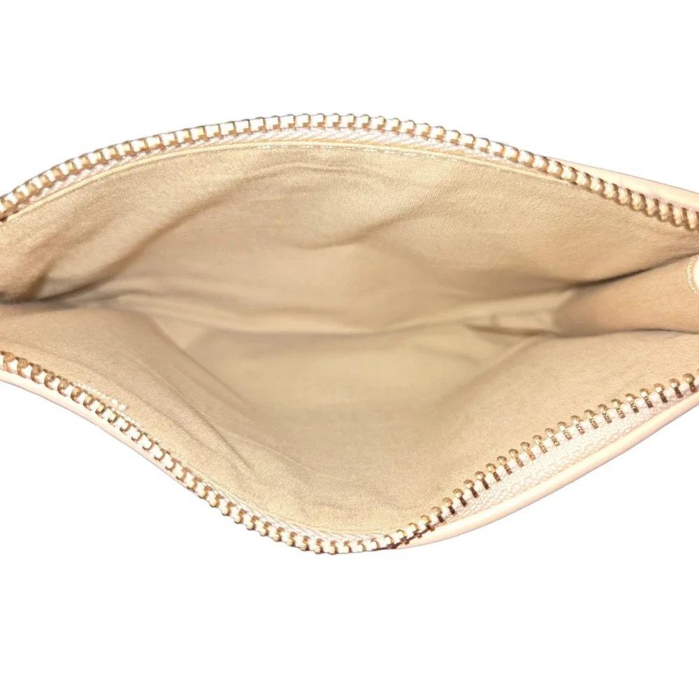 Chloe Parfums Blush Pink‎ Pebbled Vegan Leather Zippered Pouch Makeup Bag Charm